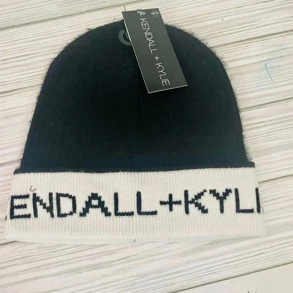 Kendall + Kylie Unisex Black Logo Band Beanie Winter Hat One Size - Picture 6 of 7